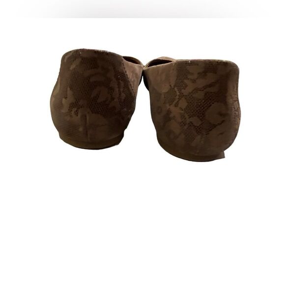 Born Concepts Womens Brown Patterned Suede Slip On Flats Size 7.5 M - Picture 4 of 6